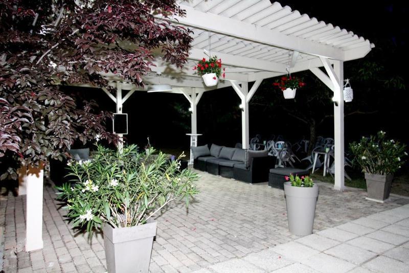 Auberge Des Pins Туррет Экстерьер фото