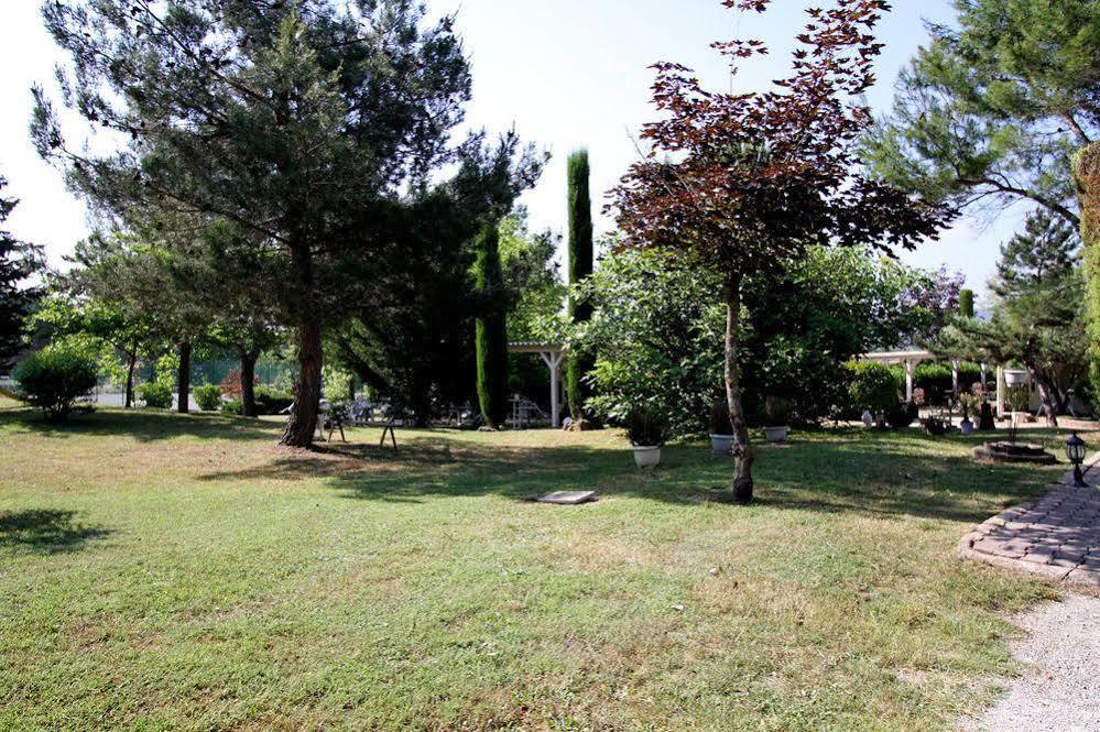 Auberge Des Pins Туррет Экстерьер фото